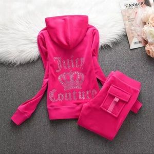 Hot pink juicy couture tracksuit size small but fits like a medium💓
